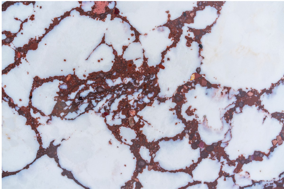 M1339 Calacatta Burgundy