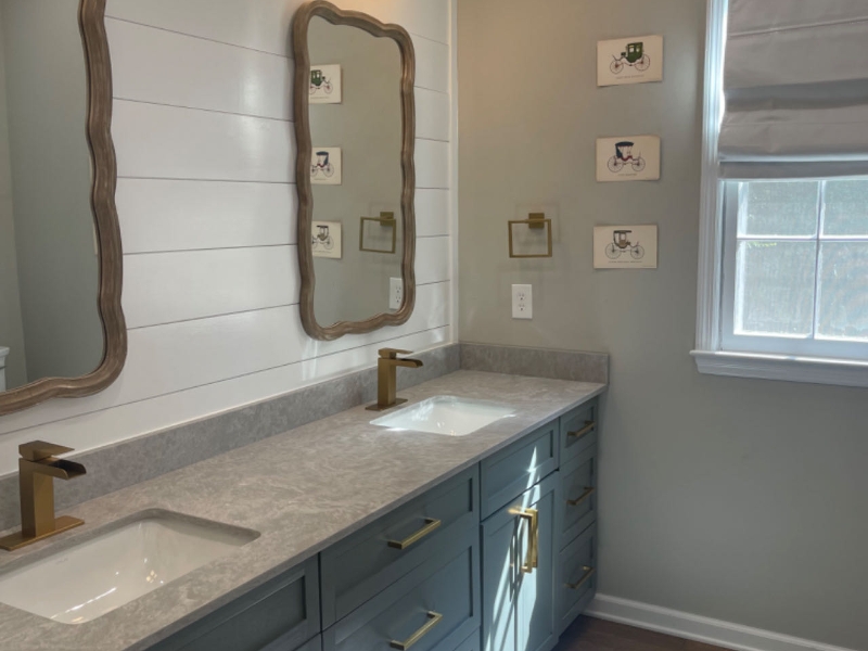 V5044 Kendra's vanity top