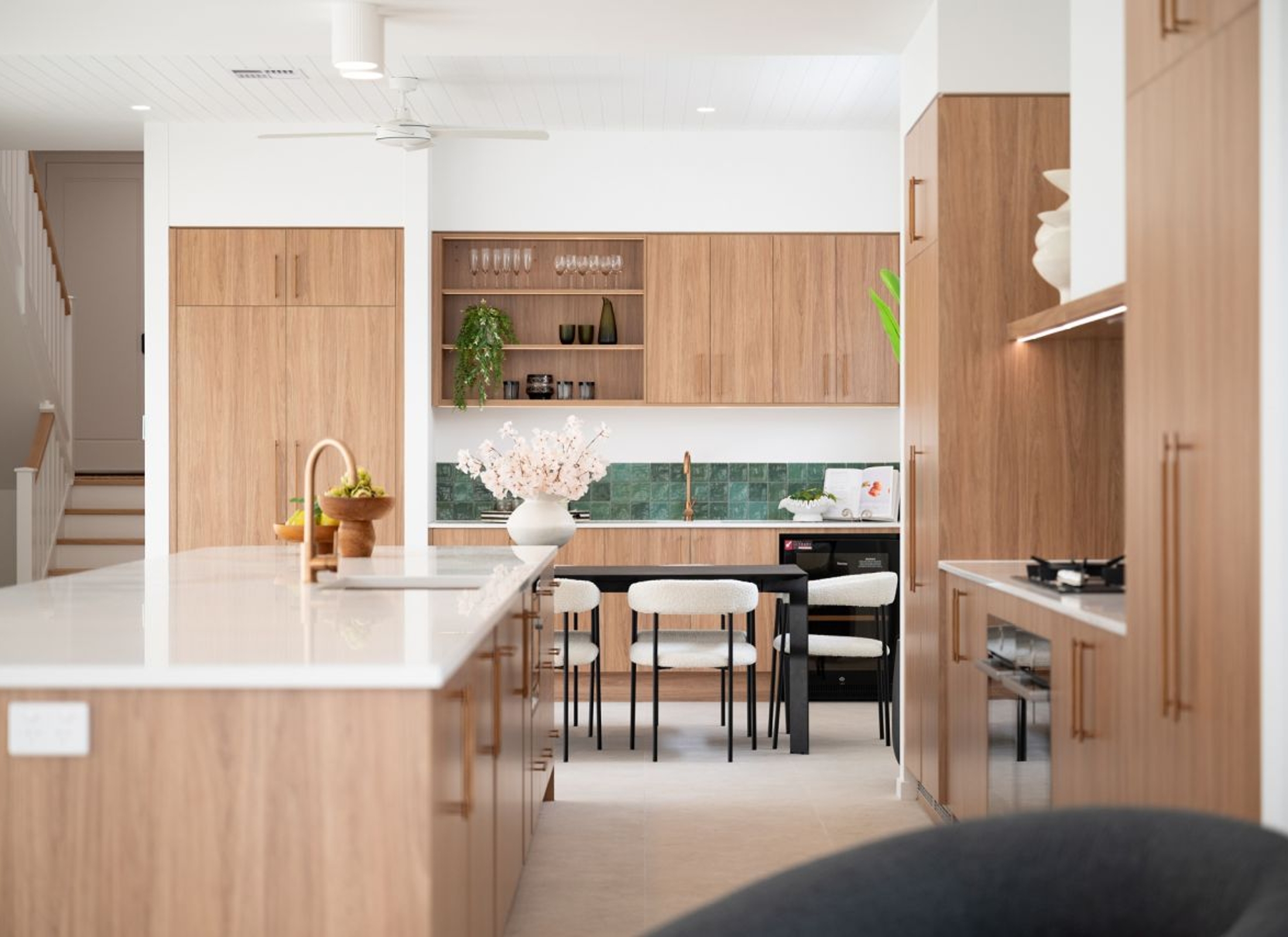 P1202  Crystal White